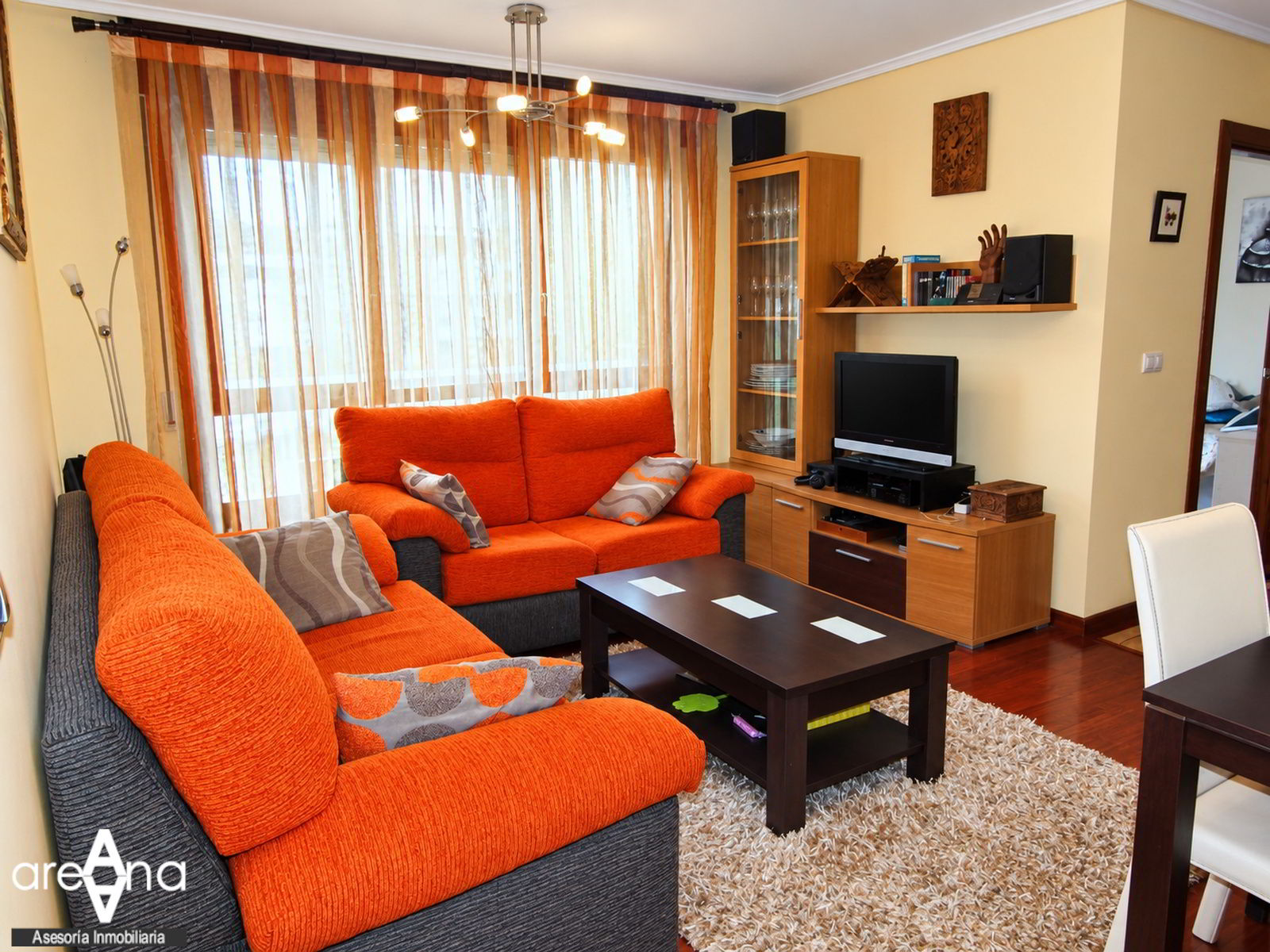 Piso seminuevo de 2 habitaciones y 1 baño, urbanización con piscina, en Gibaja